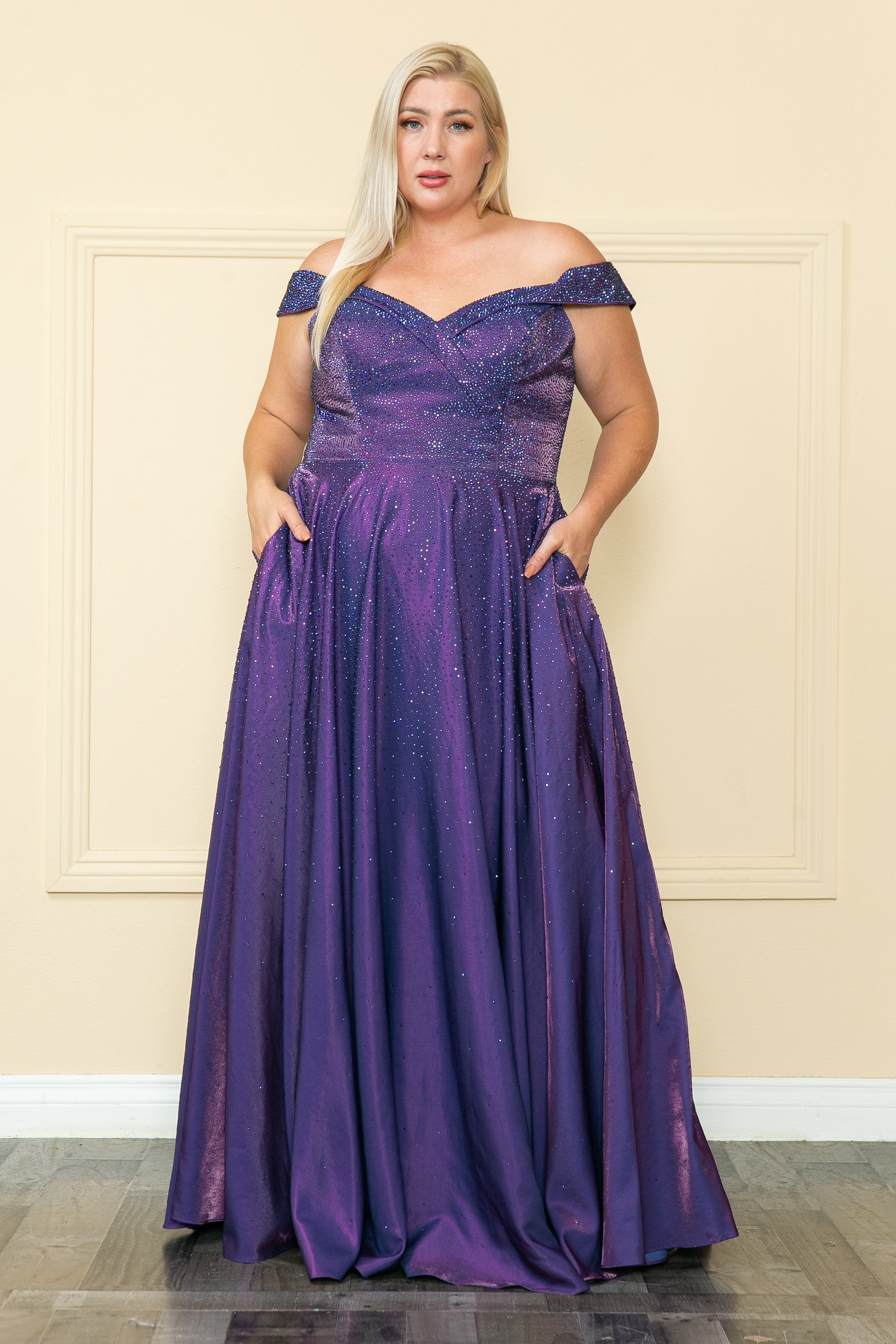 Vestido de talla grande con hombros descubiertos y diamantes de imitación de Poly USA W1112