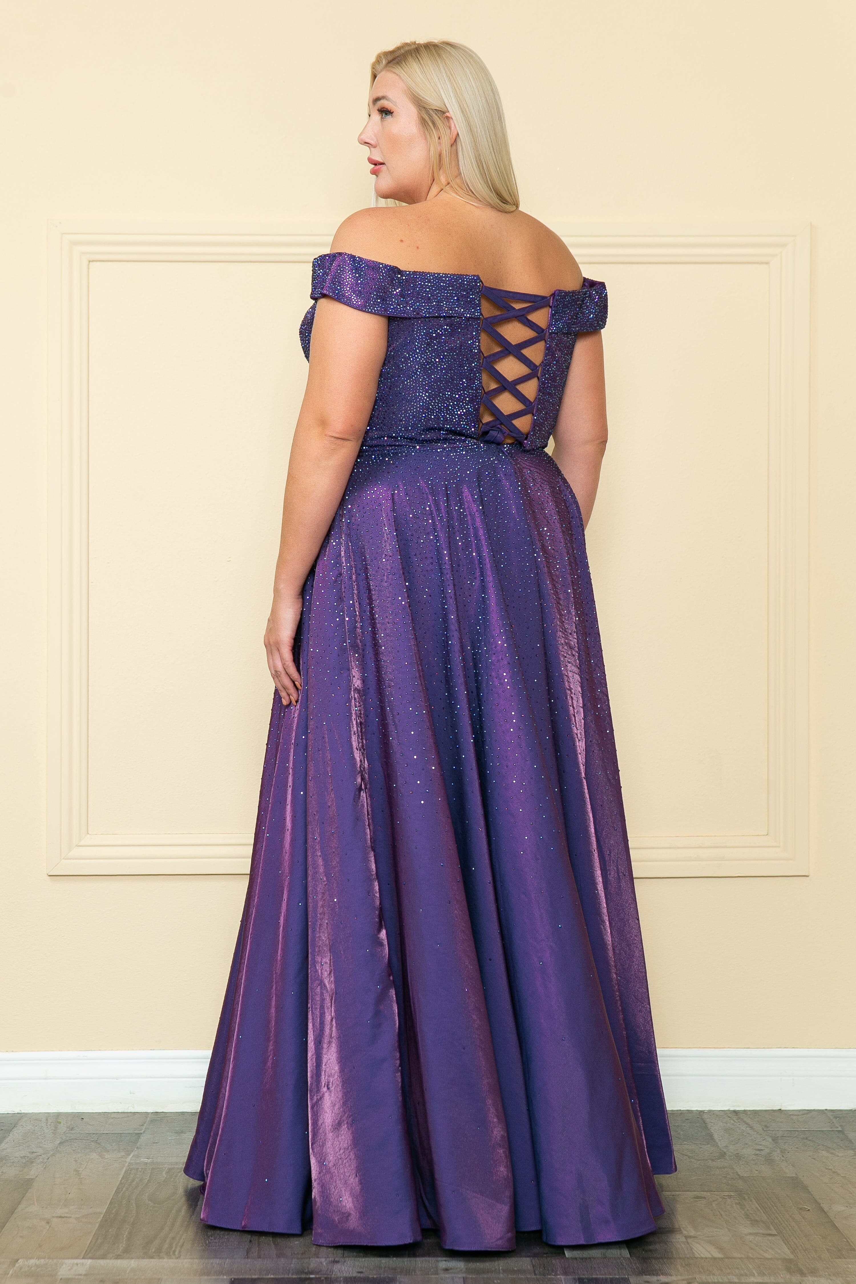 Vestido de talla grande con hombros descubiertos y diamantes de imitación de Poly USA W1112