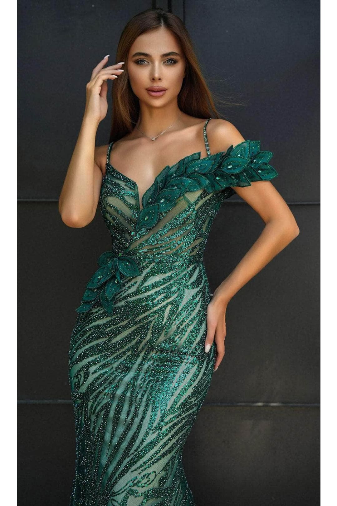 Portia and Scarlett PS24517E -long- Leaf Appliquéd Sheath Evening Gown - Emerald / 18 - Dress
