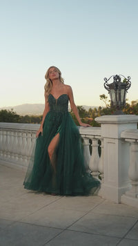 Vestido de corte A con apliques adornados Ladivine CD0230