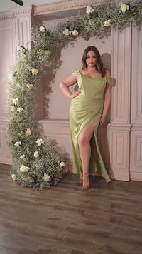 Vestido navideño y festivo verde esmeralda en satén de Ladivine 7484