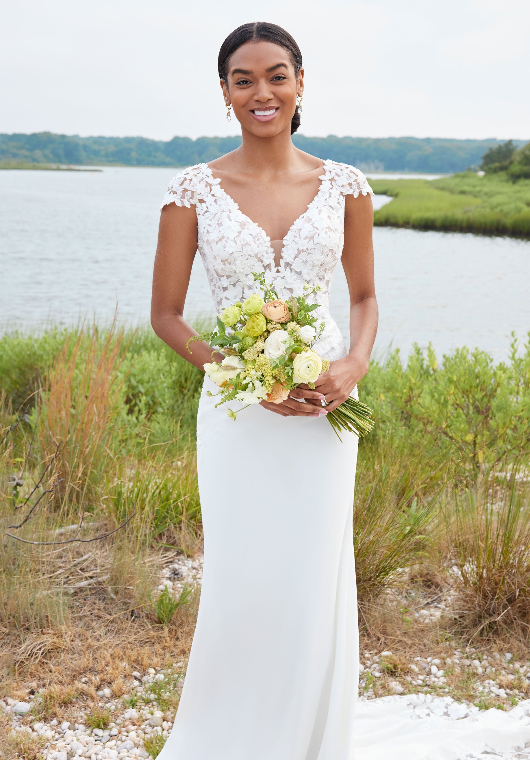 Wedding Dresses Long 3D Floral AppliquésWedding Dress Ivory/Ivory/Honey