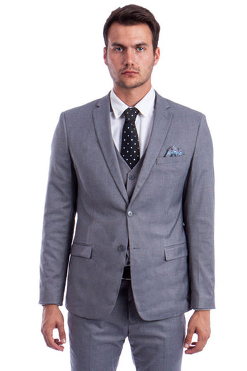 Traje de hombre de dos botones, corte entallado, con chaleco, color liso básico, en gris medio