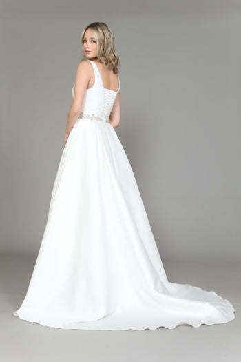 Vestido de novia de satén con escote en V de Poly USA 8498