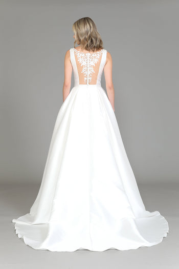 Vestido de novia de satén con espalda de encaje de Poly USA 8534