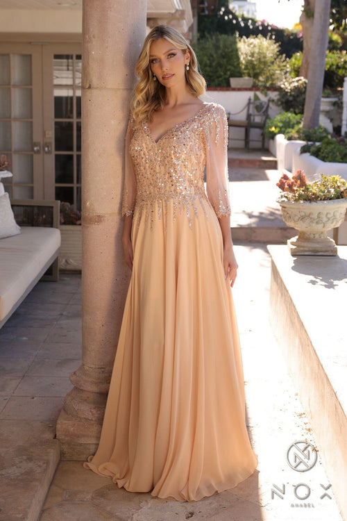 Hermoso vestido Nox Anabel MF100 con escote en A y mangas 3/4 con lentejuelas