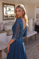 Hermoso vestido Nox Anabel MF100 con escote en A y mangas 3/4 con lentejuelas