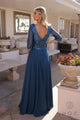 Hermoso vestido Nox Anabel MF100 con escote en A y mangas 3/4 con lentejuelas
