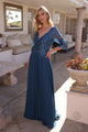 Hermoso vestido Nox Anabel MF100 con escote en A y mangas 3/4 con lentejuelas
