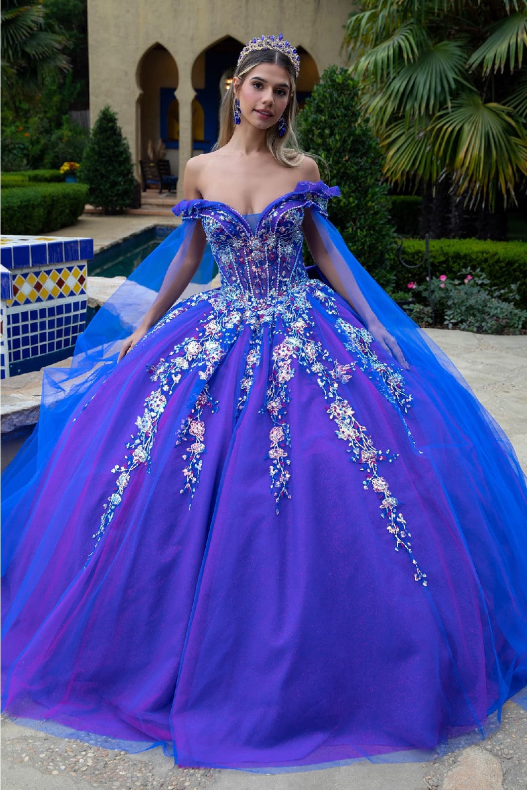 blue quince dress with cape Sweetheart Ball Gown Quinceanera Dresses With Cape
