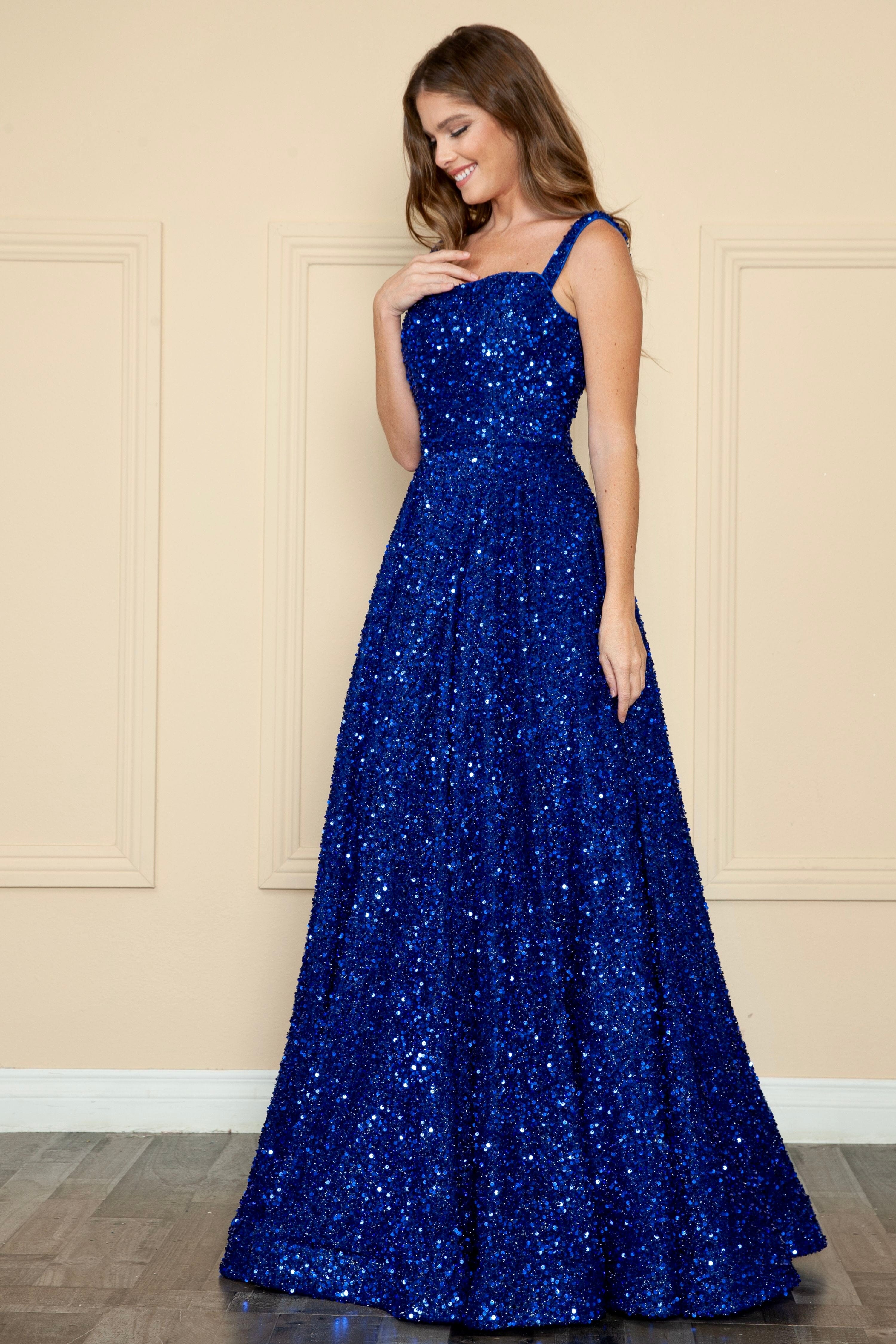 Vestido largo sin mangas con lentejuelas y corte A de Poly USA 9106