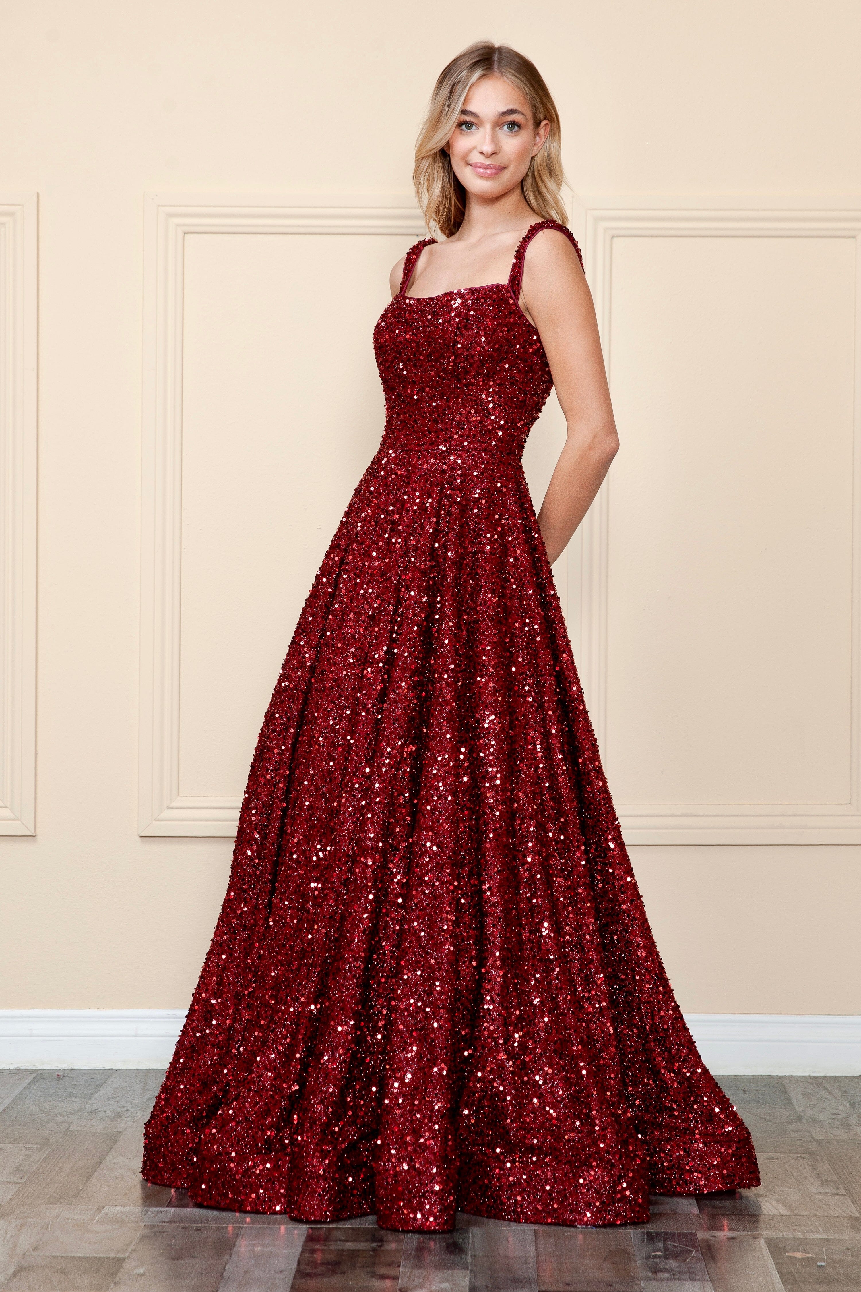 Vestido largo sin mangas con lentejuelas y corte A de Poly USA 9106