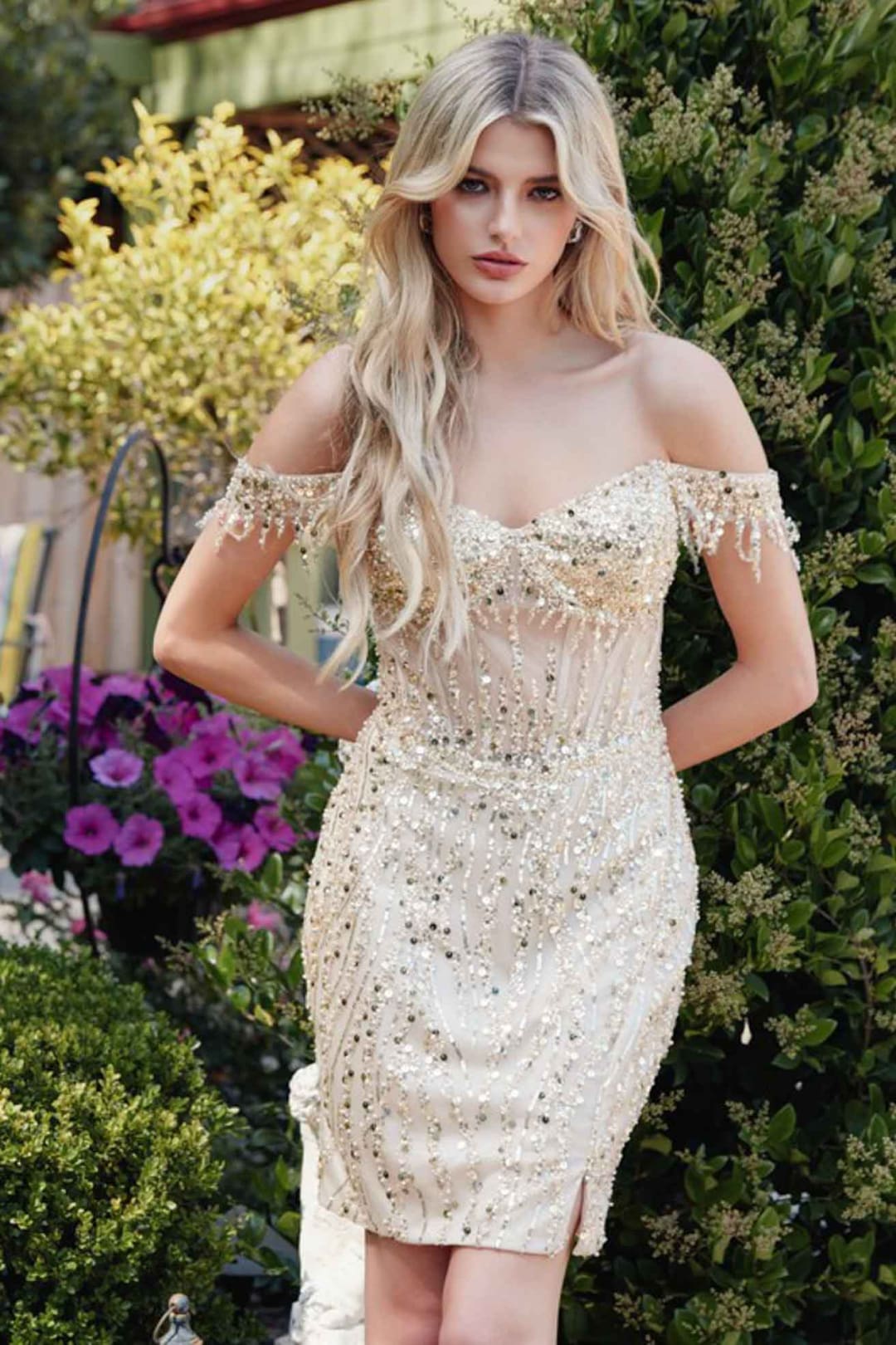 Vestidos de dama de honor color champán Cortos y económicos con lent