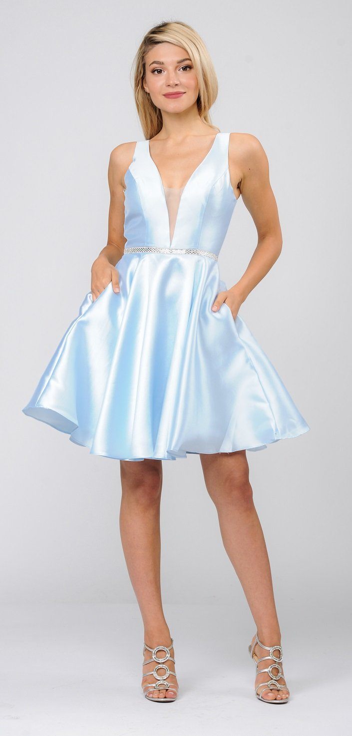 Vestido corto de mikado con escote en V y efecto ilusión de Poly USA 7894